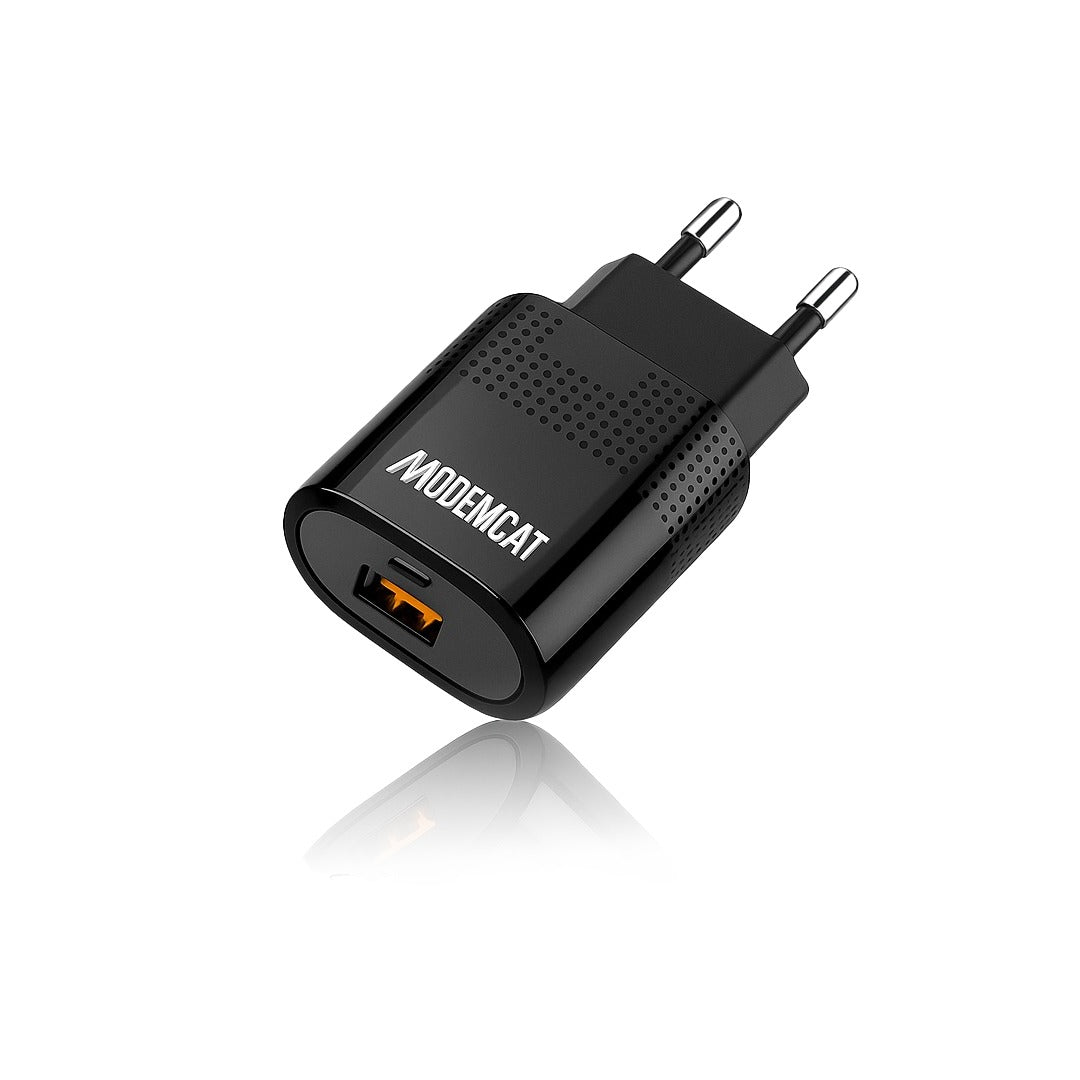 20W Schnellladegerät mit USB-A und Typ-C Anschlüssen